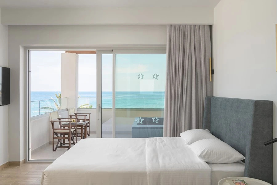 Double Suite with sea view (full double bed)