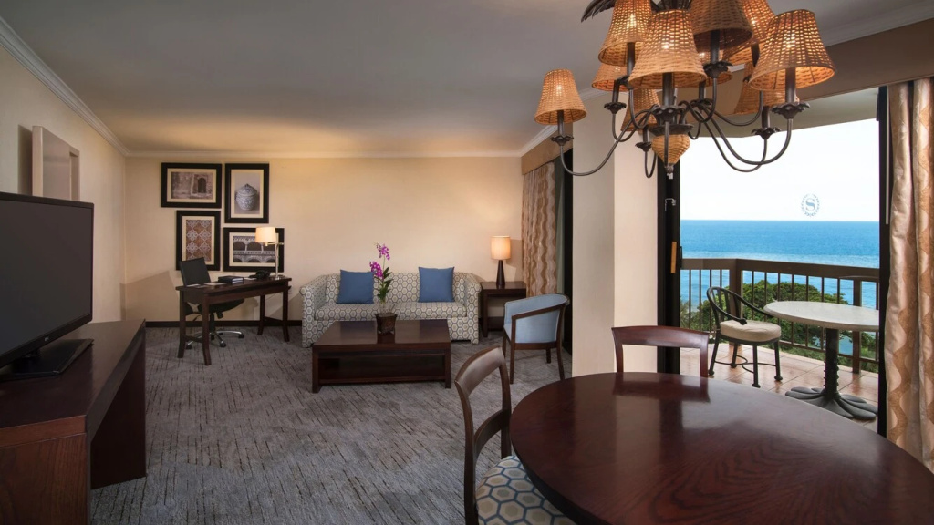 1 Bedroom Larger Double Club Suite oceanfront (full double bed)