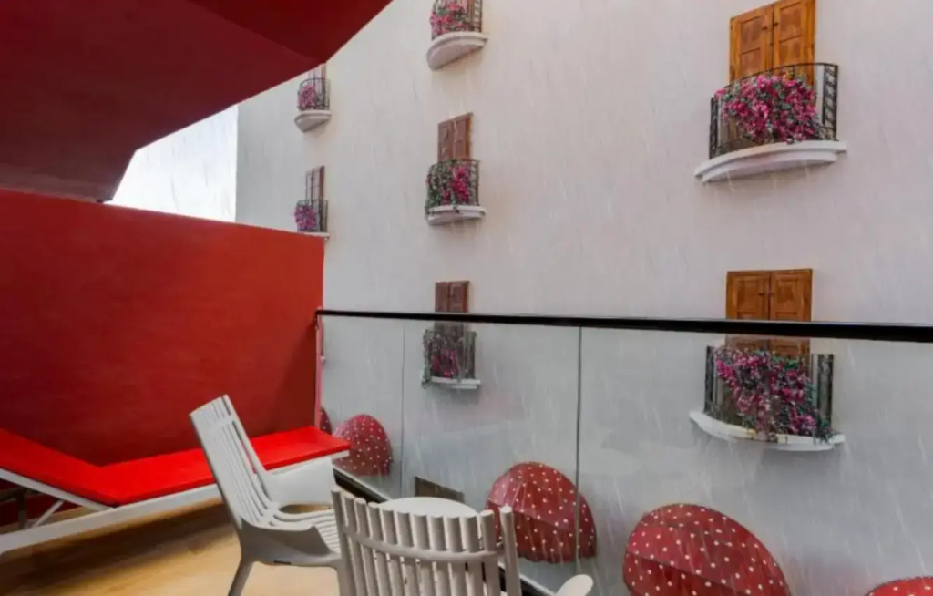 Двухместный номер Premium Raining Street View двуспальная кровать в Voco Monaco Dubai
