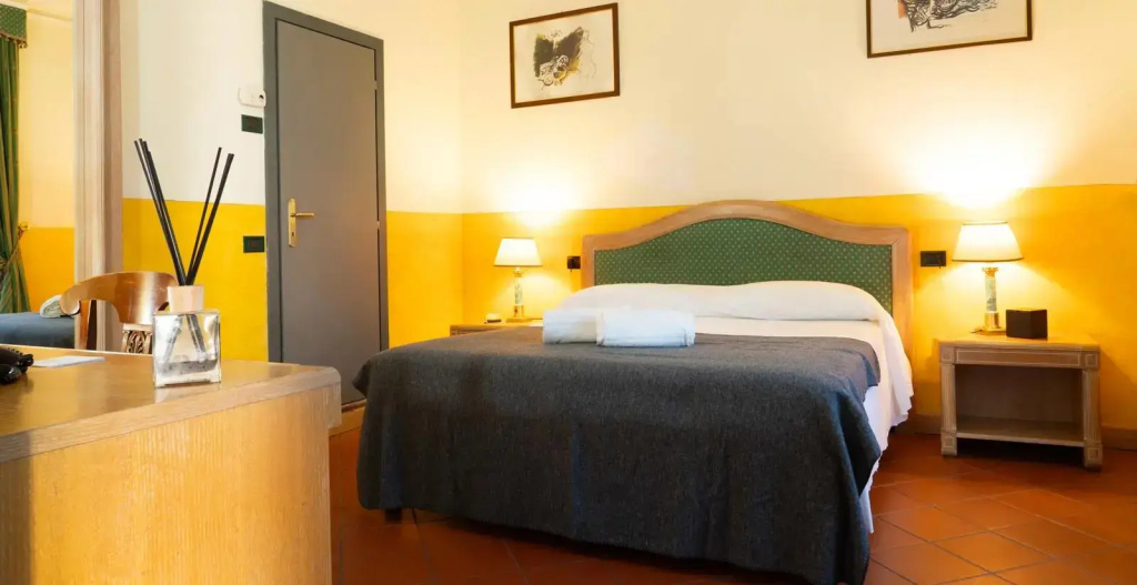 Double Junior Suite (full double bed)
