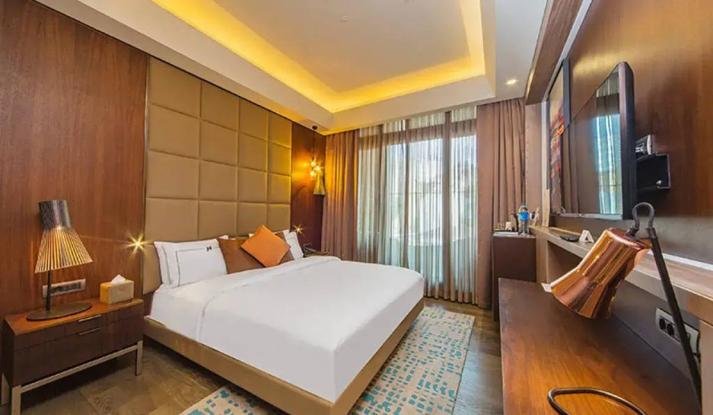 Deluxe Double room (full double bed)