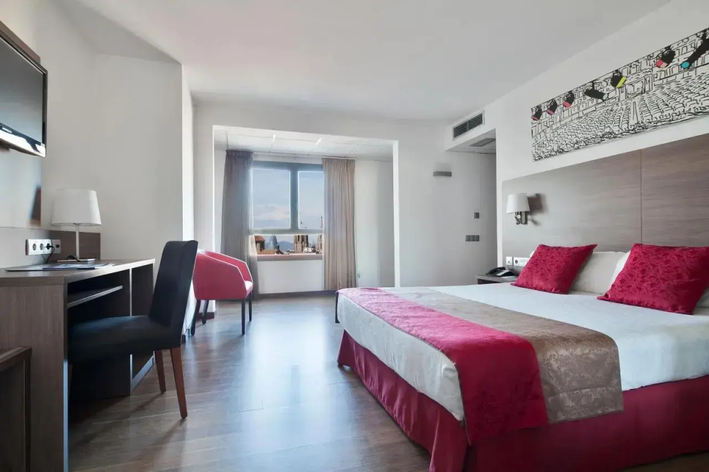 Double room (full double bed)