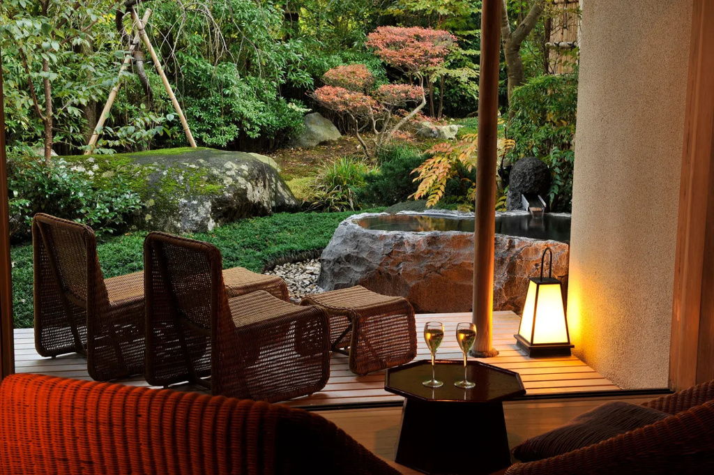 Open-air Big Stone Bath