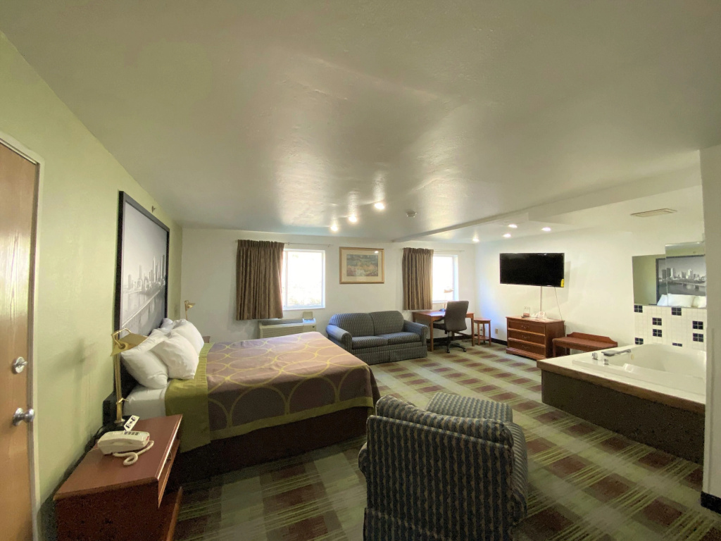 Double Studio Suite (full double bed)