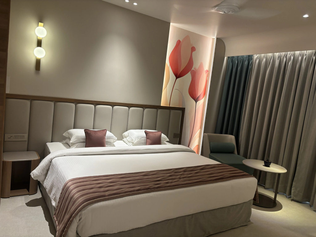 Ritzy Double room (full double bed)