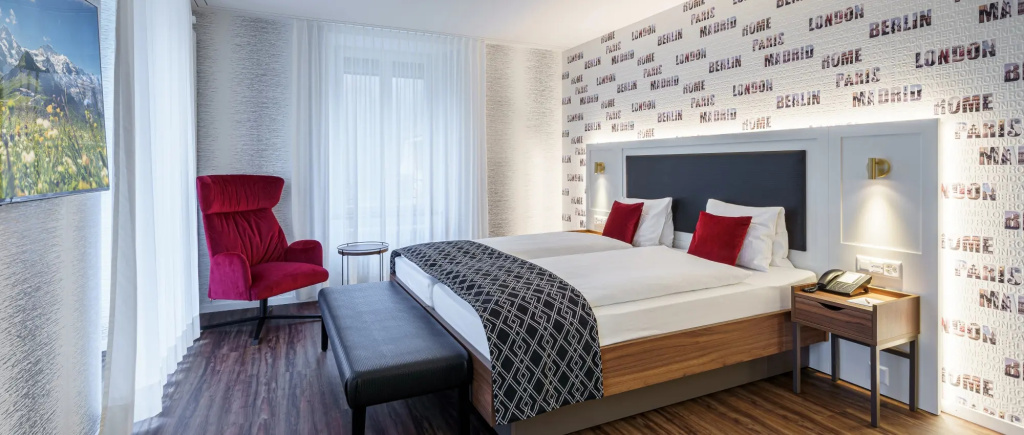 Deluxe Corner West Double room (twin beds)