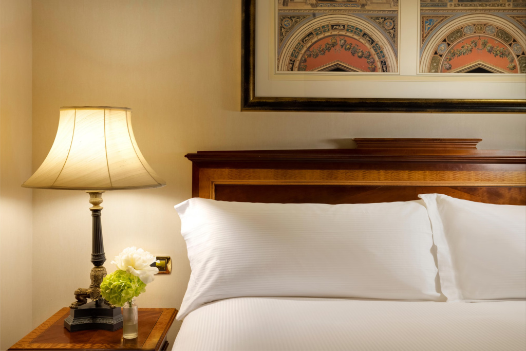 Business Double Suite (full double bed)