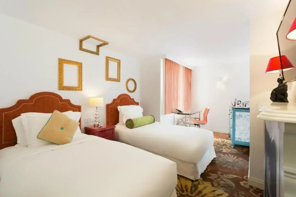 The Luxe Manor - Chambres