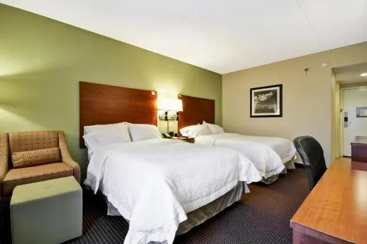 With Microwave/Fridge Quadruple room