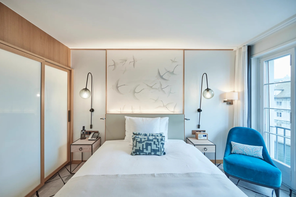 Queen Riverside Double room (full double bed)