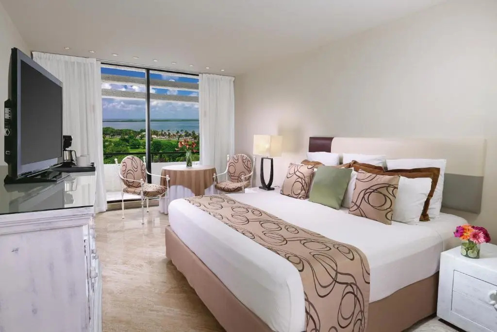 Double room with sunset view (full double bed)