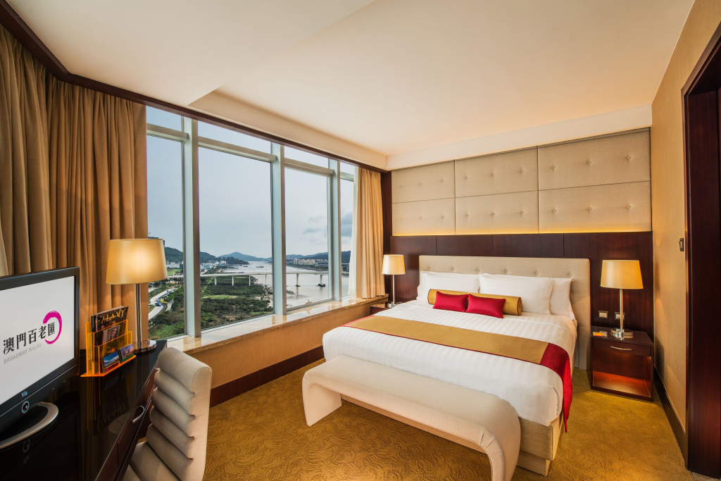Double Broadway Suite (full double bed)
