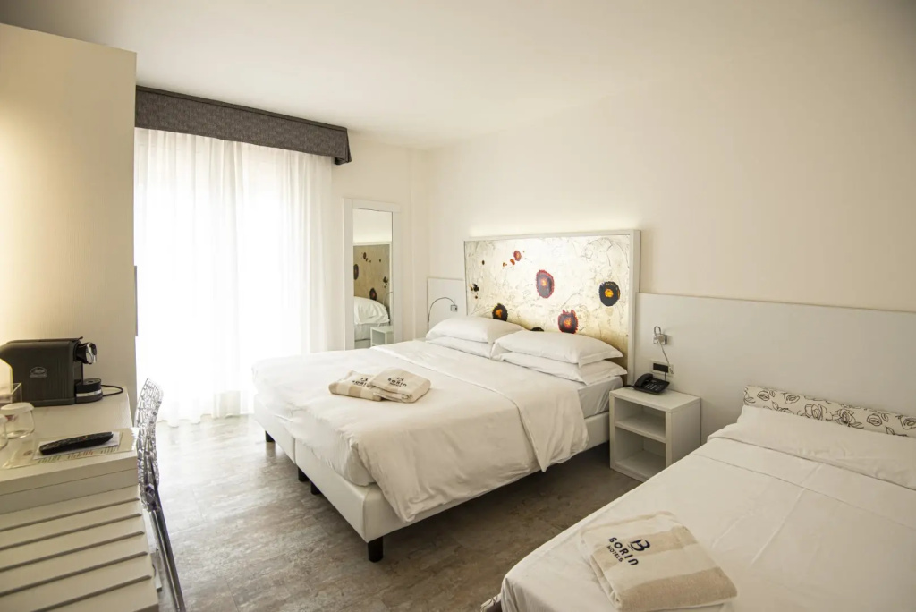 Comfort Plus Double room with partial sea view (full double bed)