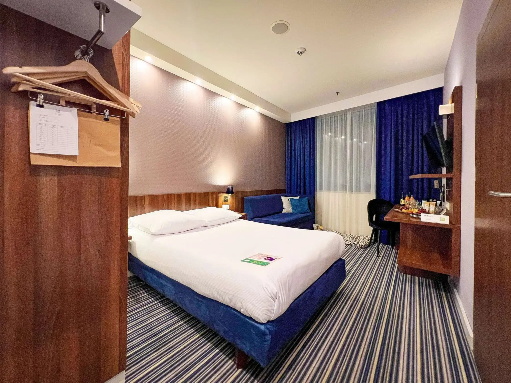 Standard Double room (full double bed)