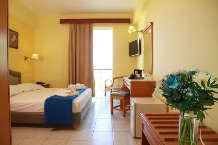 Double room (full double bed)