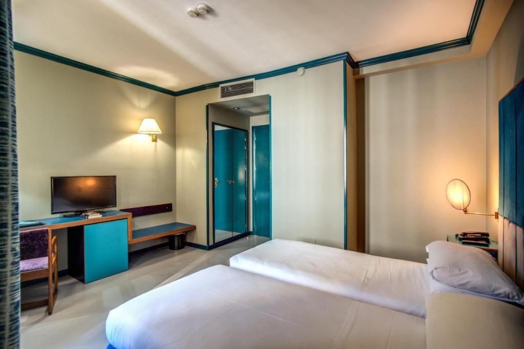 Hotel photo 12