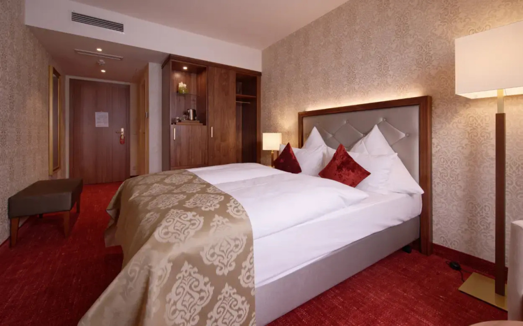 French Double room (full double bed)