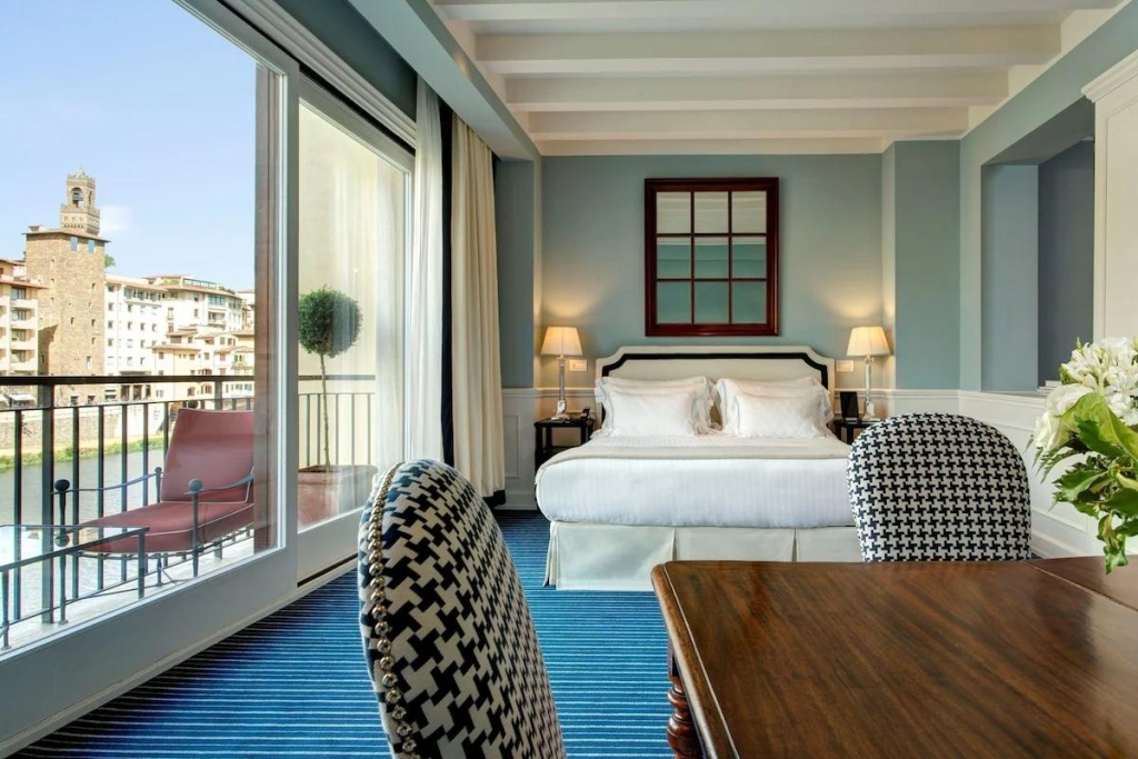 (1)Signature Double Suite with river view (full double bed) (bed type is subject to availability) at Hotel Lungarno Lungarno Collection in Florence