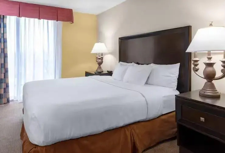 Embassy Suites Kansas City Plaza - Chambres
