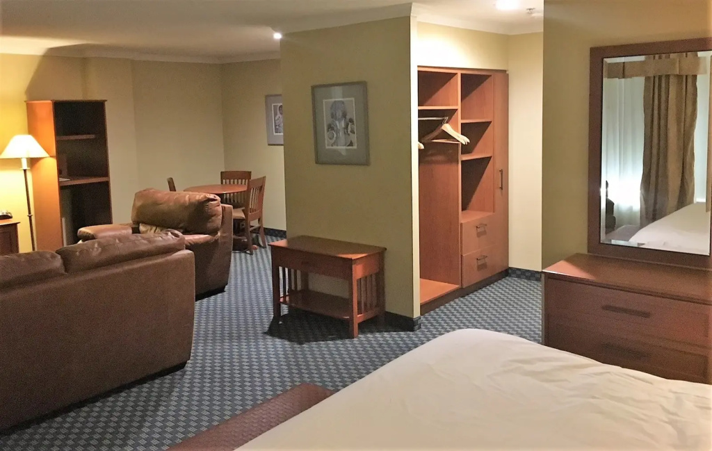 Double Junior Suite (full double bed)