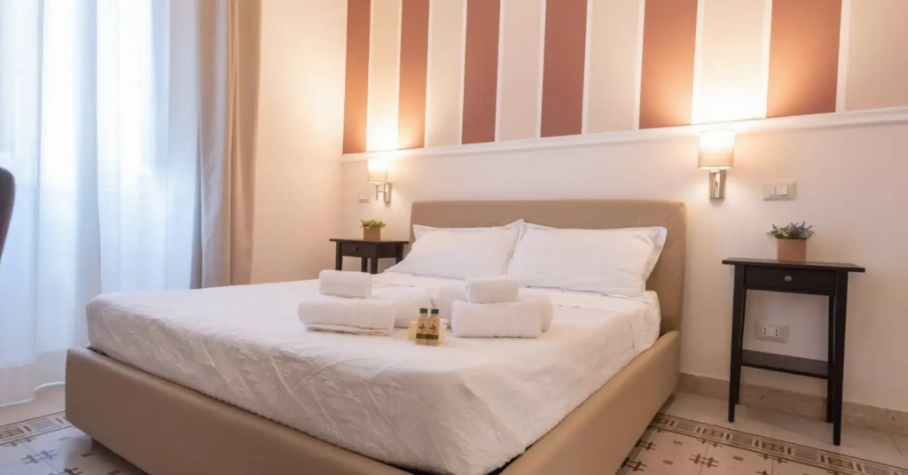 Double room (full double bed)