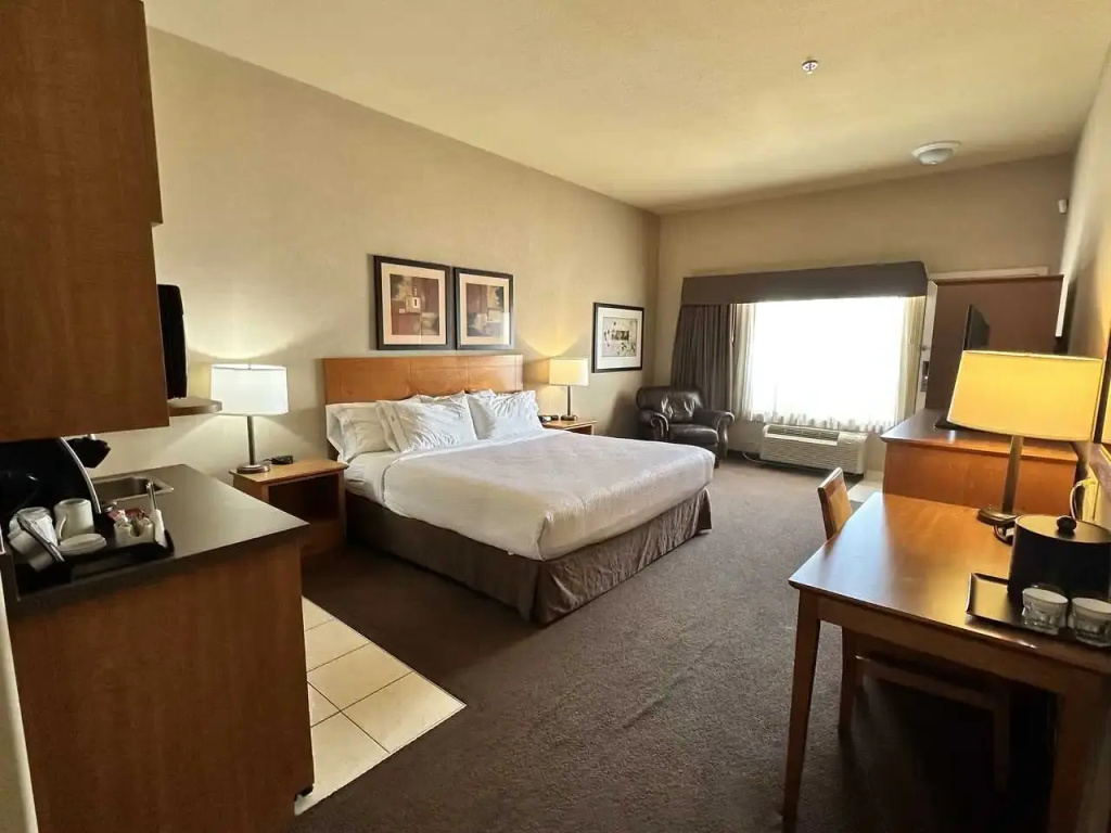 Connecting room