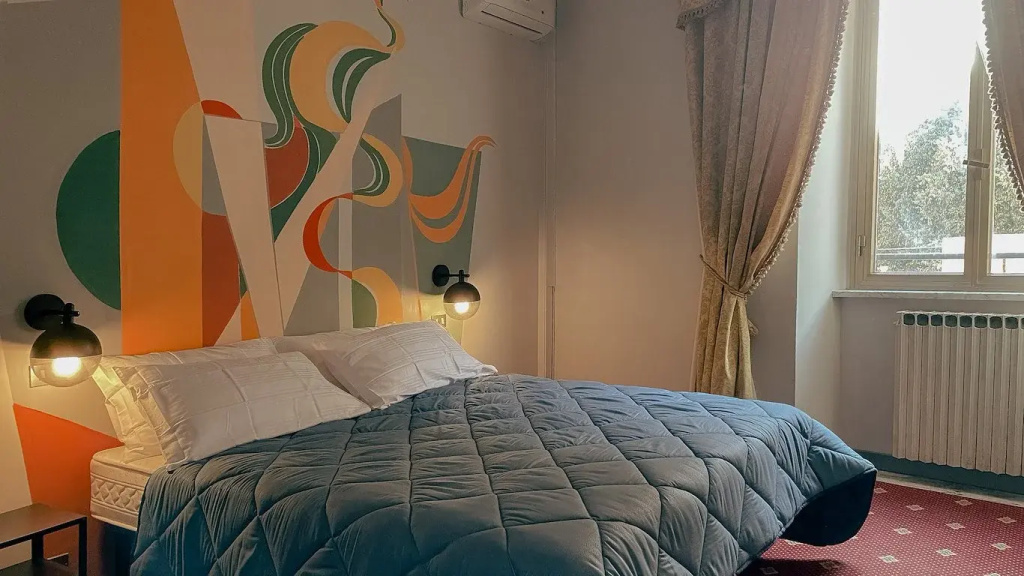 Double room (full double bed)