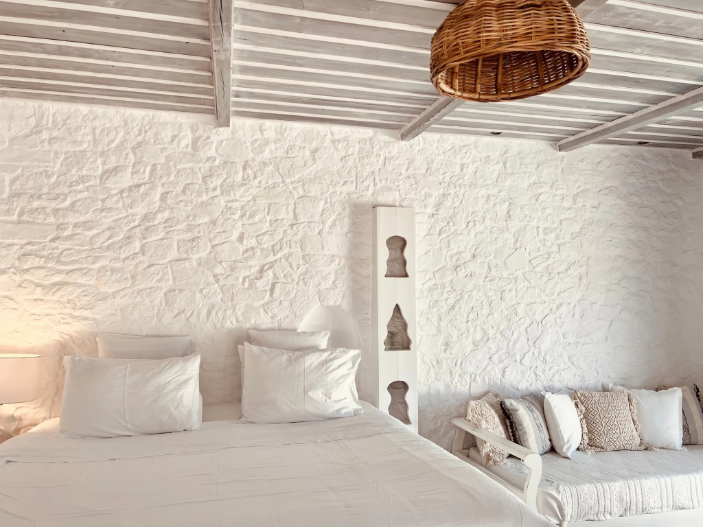 Double Mediterranean Suite (full double bed)