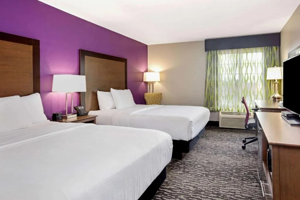 La Quinta Inn & Suites by Wyndham Visalia/Sequoia Gateway - Chambres