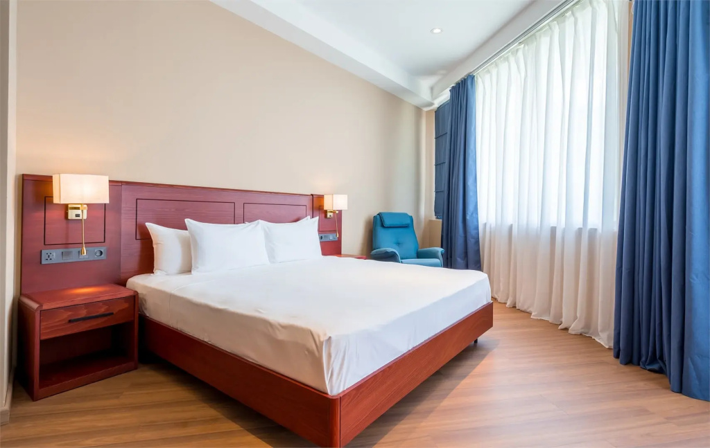 Deluxe Double room (full double bed)