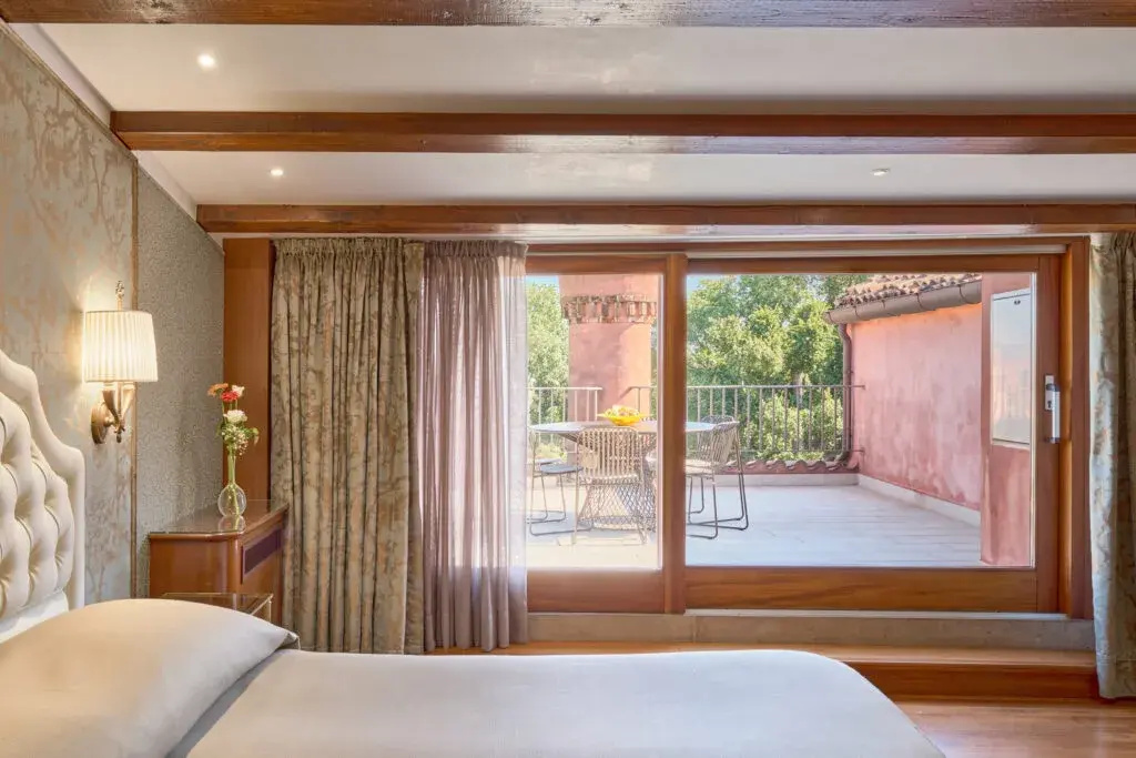 Rooftop Double Junior Suite (twin beds)