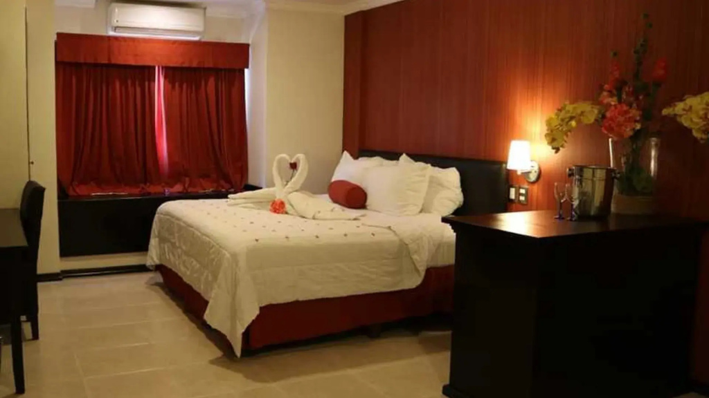 Double Junior Suite (full double bed)