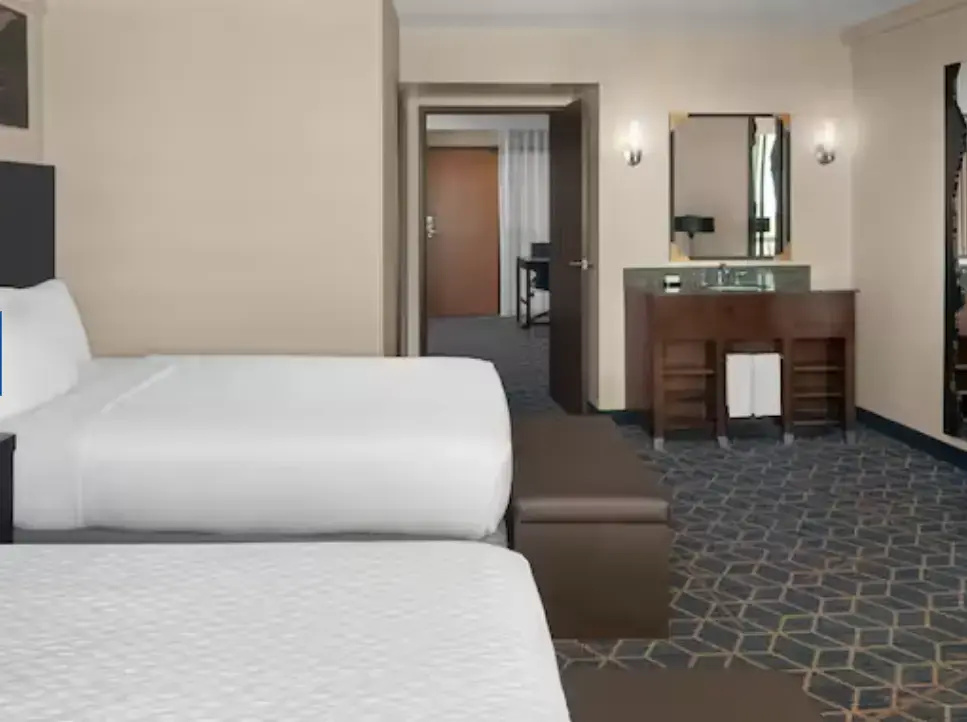 2 Bedrooms Double Suite with balcony (twin beds)