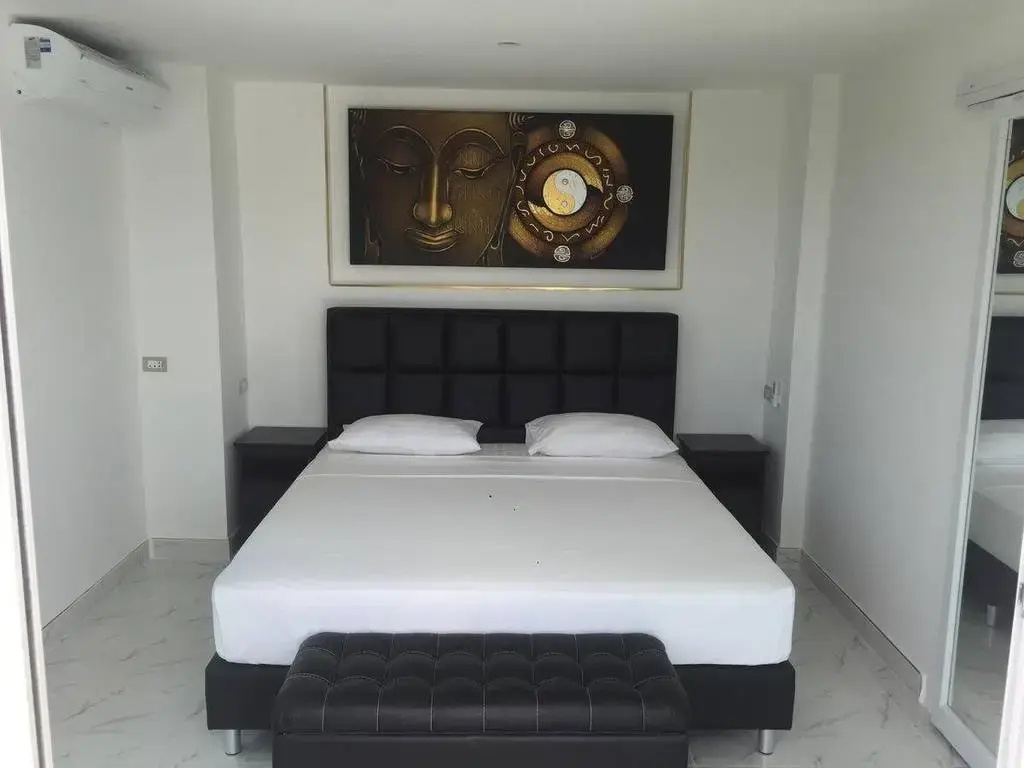 Deluxe Studio