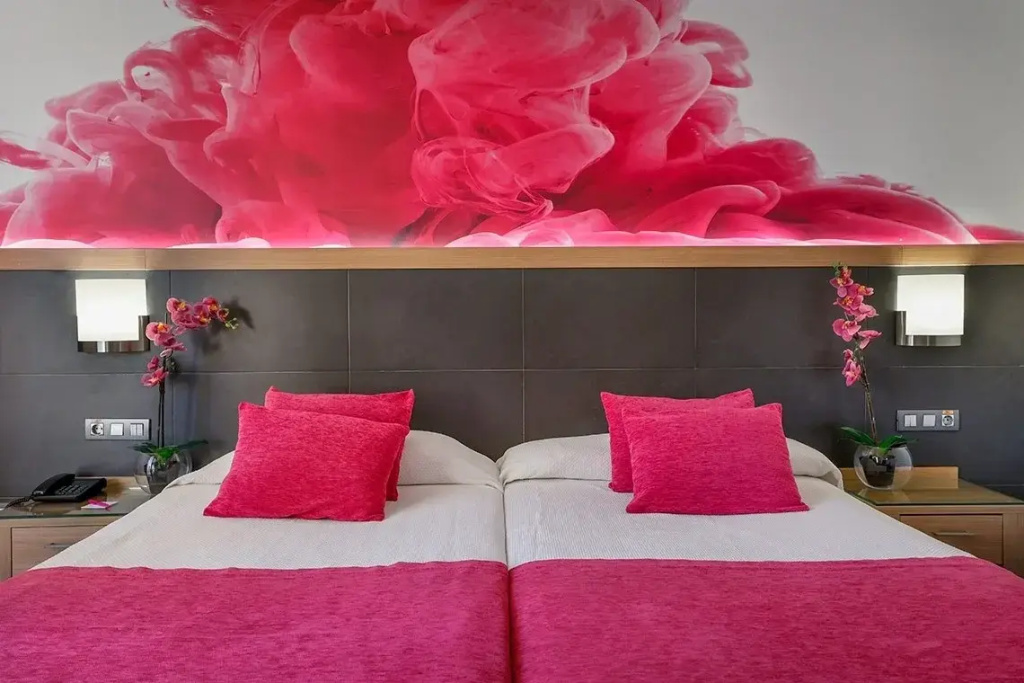 Superior Double room with partial sea view (full double bed)