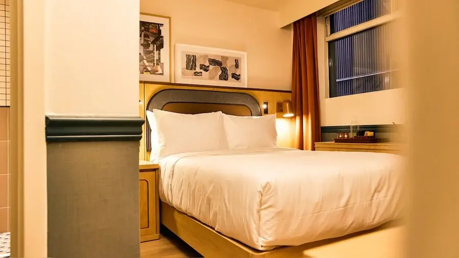 Chic Solo room