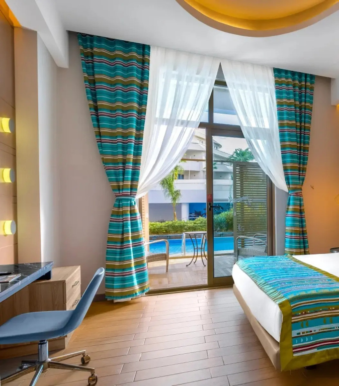 Swim Up Double room (twin beds)