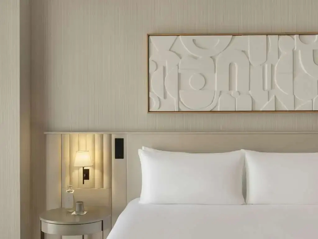 Breaking Waves Double Suite (full double bed)