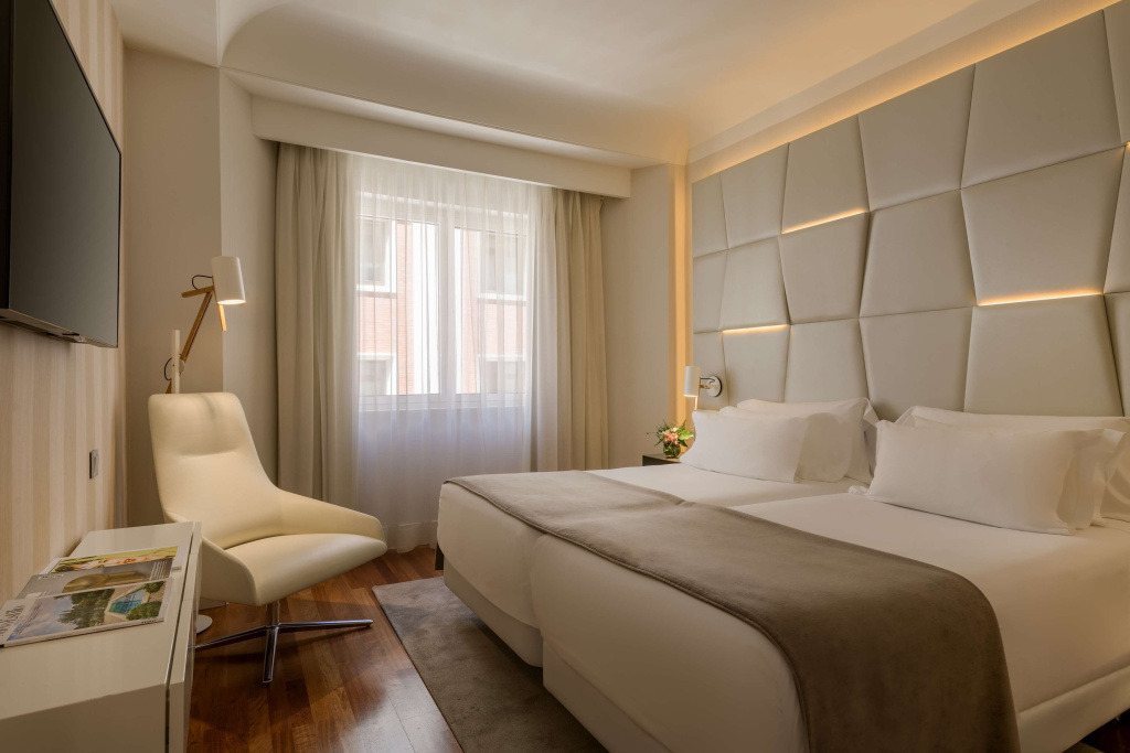 Double Junior Suite (full double bed)