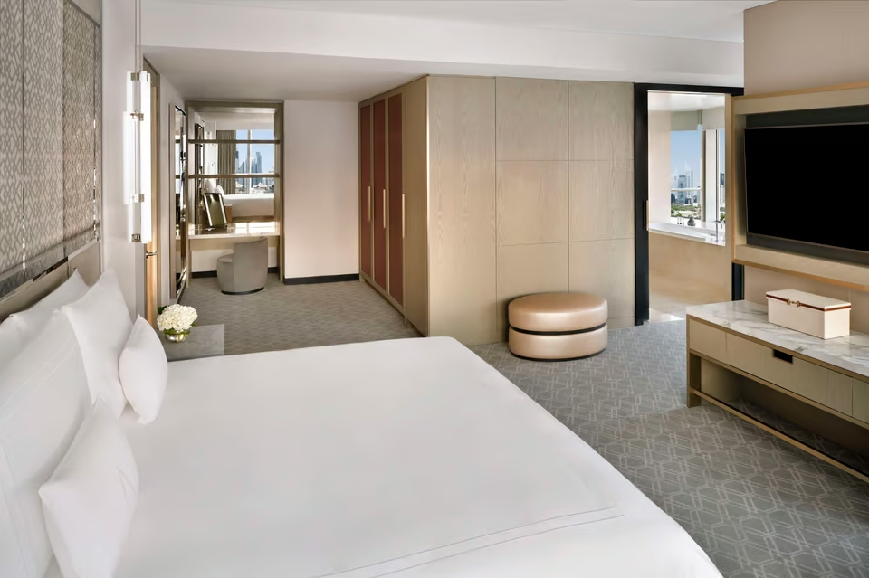 Люкс Tower с красивым видом из окна в Kempinski Central Avenue Dubai
