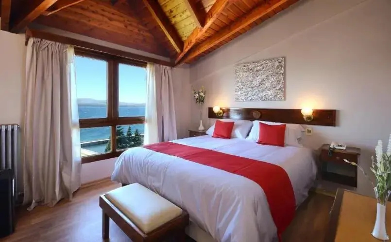 Deluxe Premium Triple Suite
