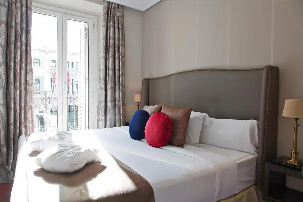 Double Junior Suite (full double bed)