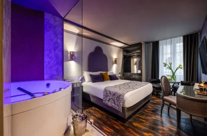 Deluxe Double room (full double bed)