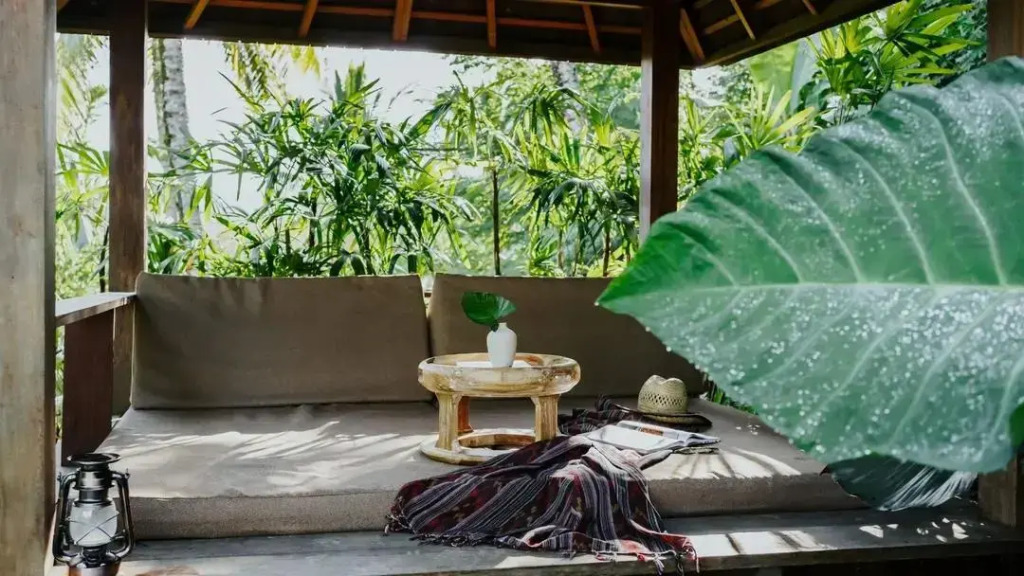 Buahan, A Banyan Tree Escape