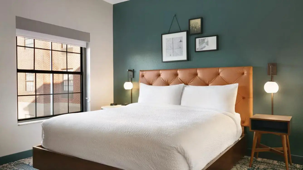 Four Points by Sheraton Raleigh Arena - Chambres