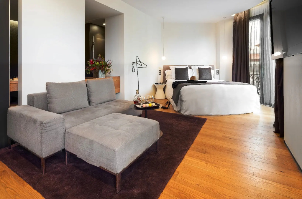 Double Junior Suite (full double bed)