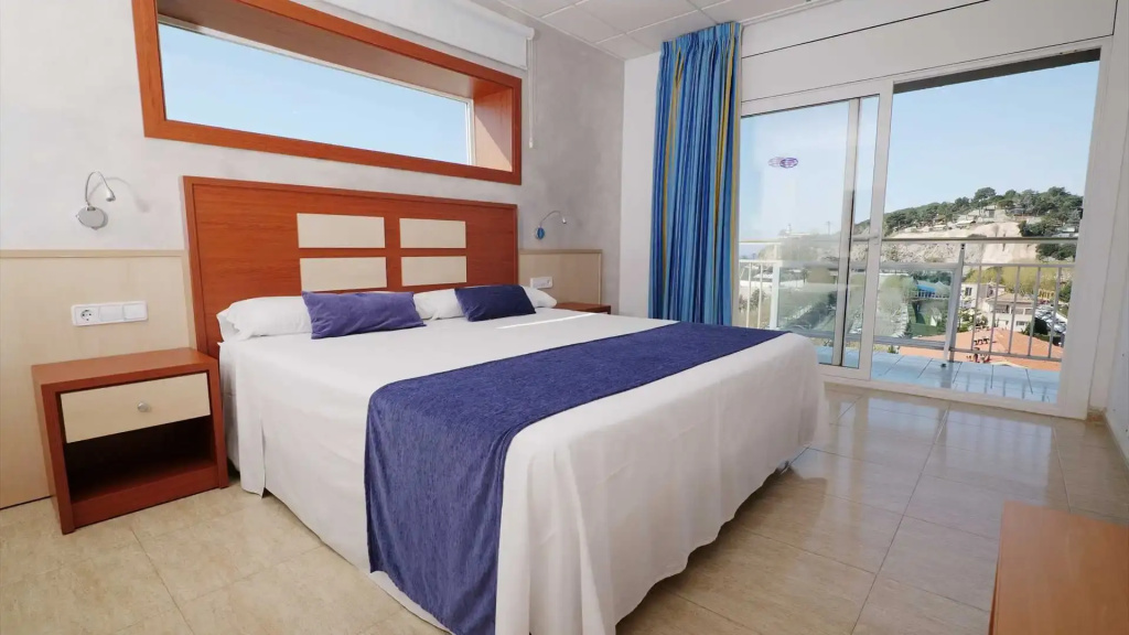 Economy Interior Double room (full double bed)