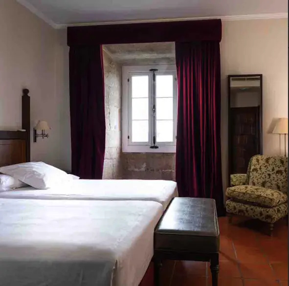Parador De Monforte De Lemos - Chambres