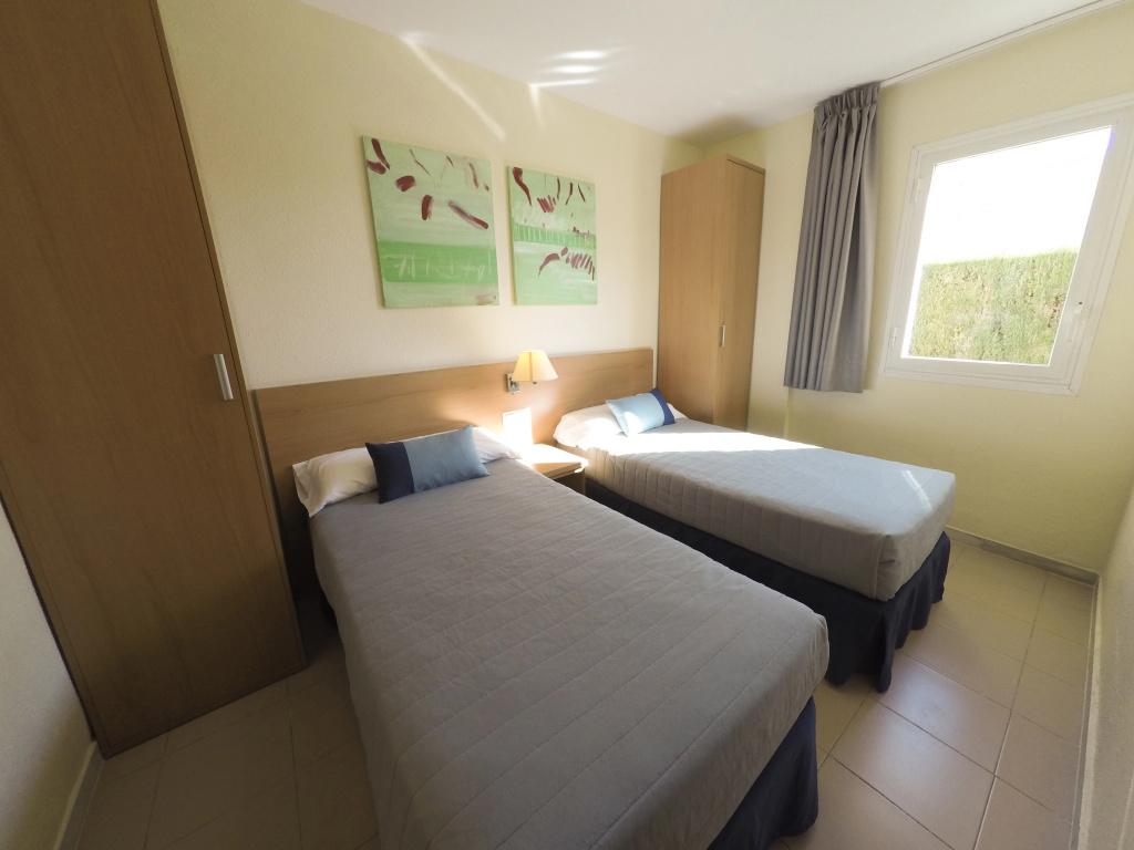 2/4 Apartment