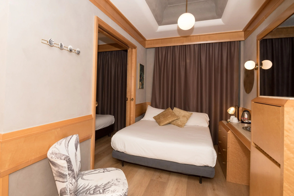 Standard Double room (full double bed)